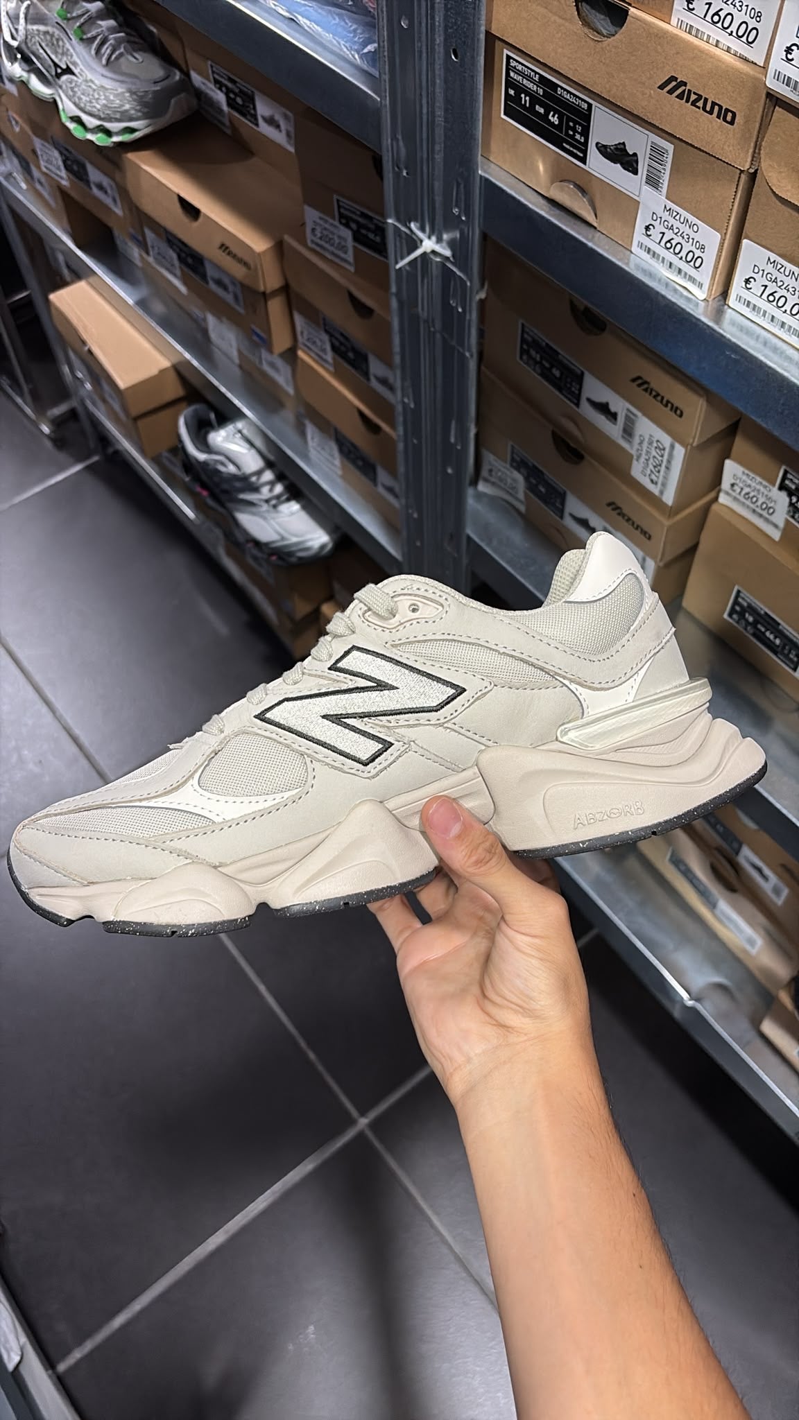NEW BALANCE U906078T