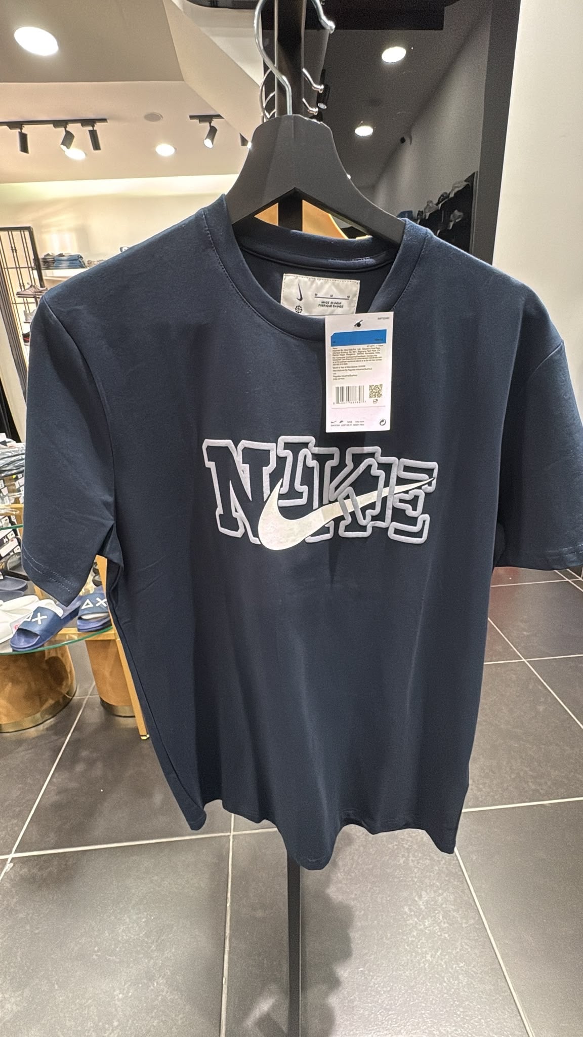 T-SHIRT NIKE
