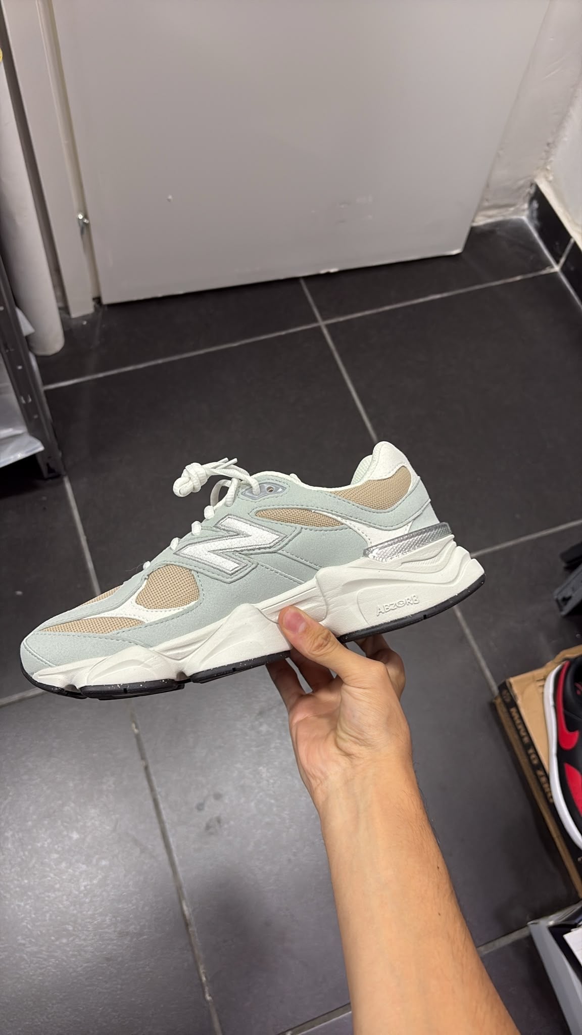 NEW BALANCE U90604BR