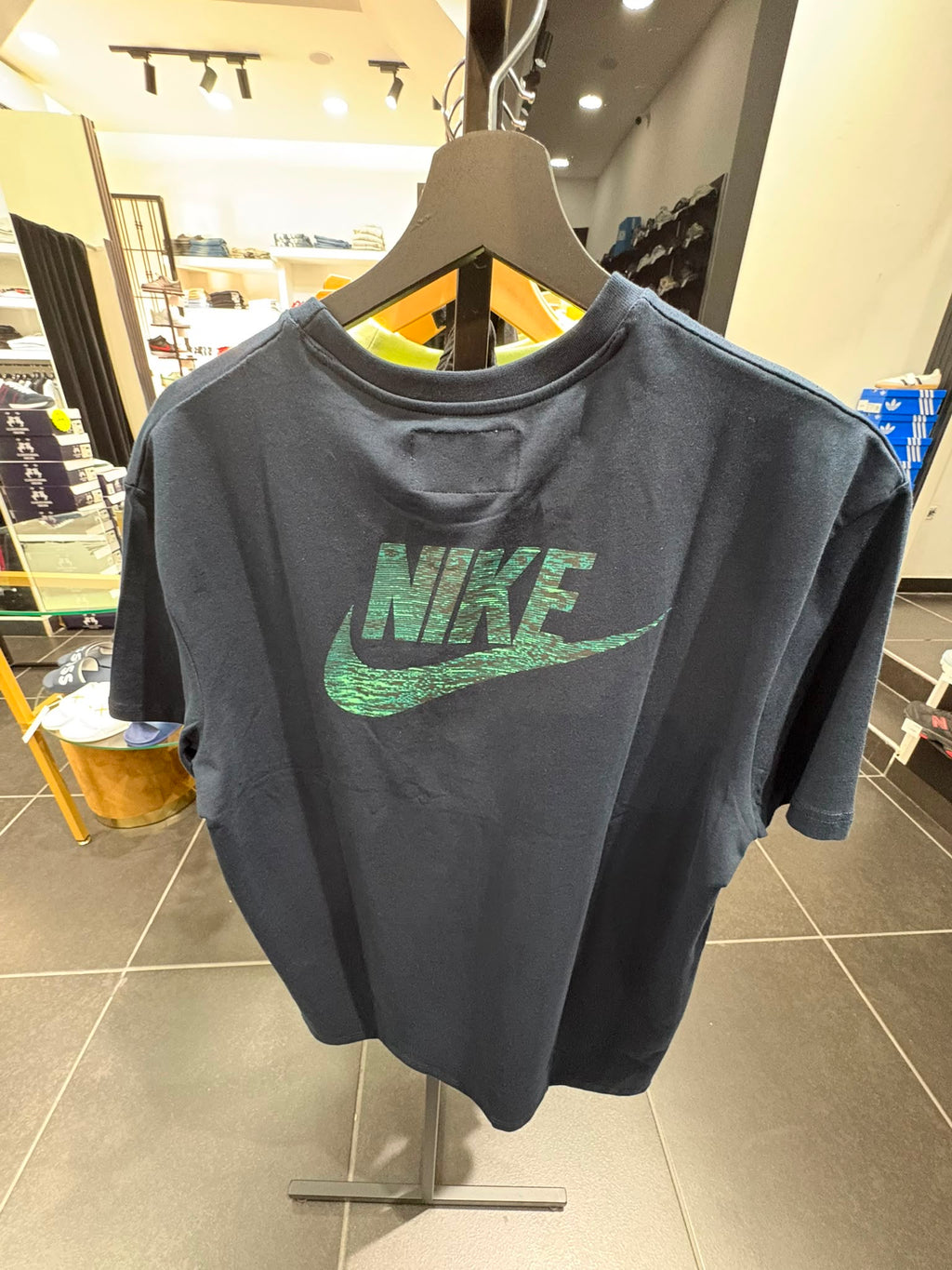 T-SHIRT NIKE