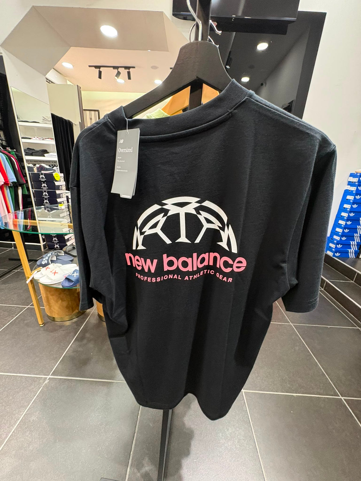 T-SHIRT NEW BALANCE BLACK AND PINK