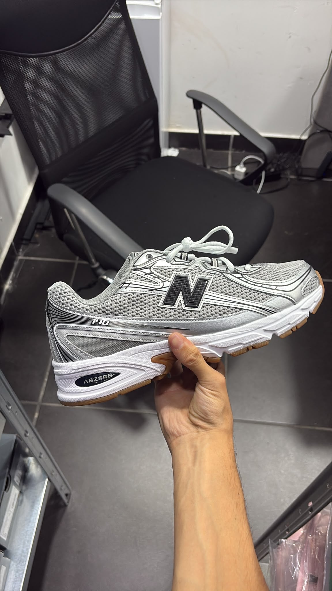 NEW BALANCE U7040GB2