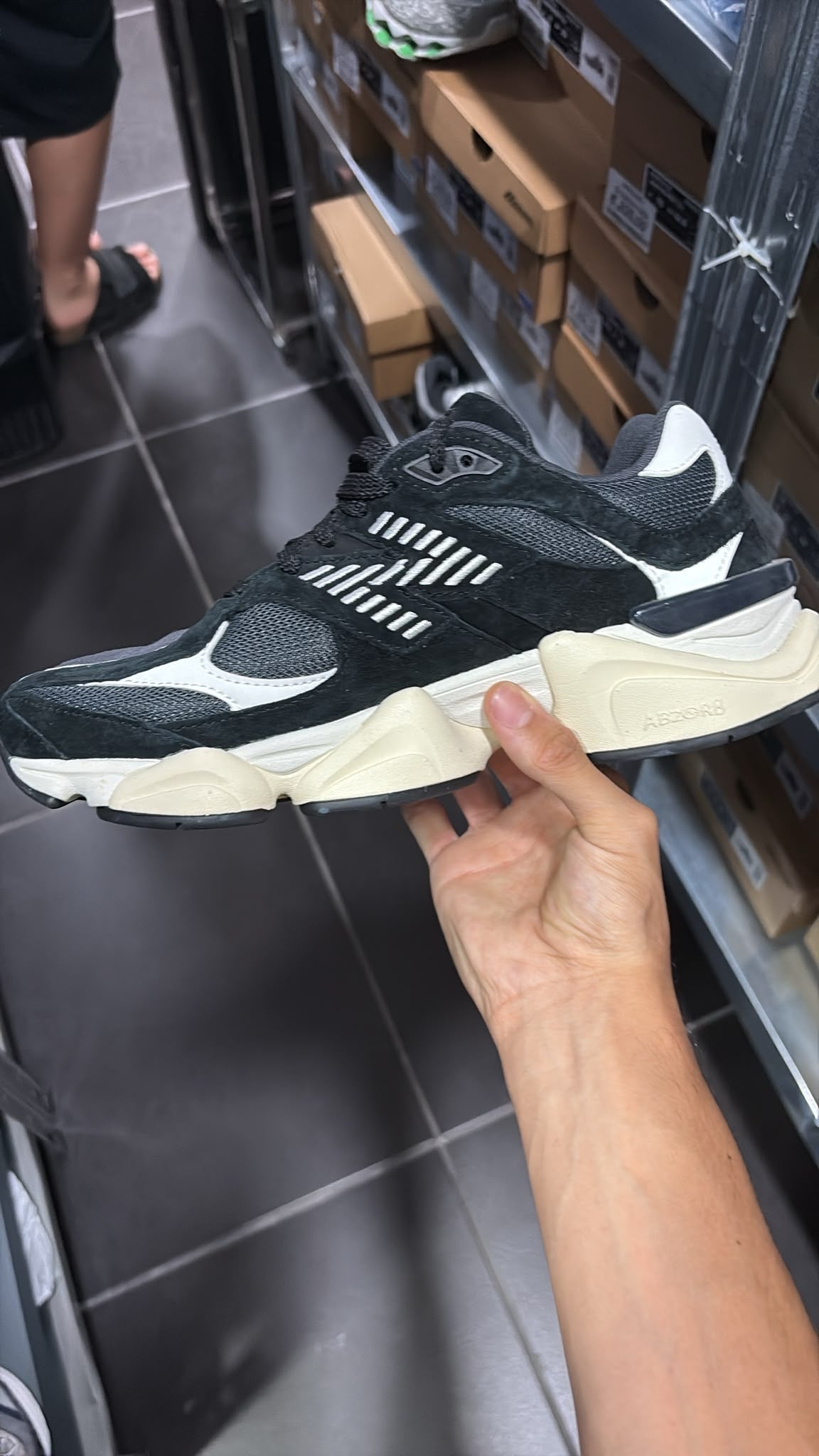 NEW BALANCE U9060AAA