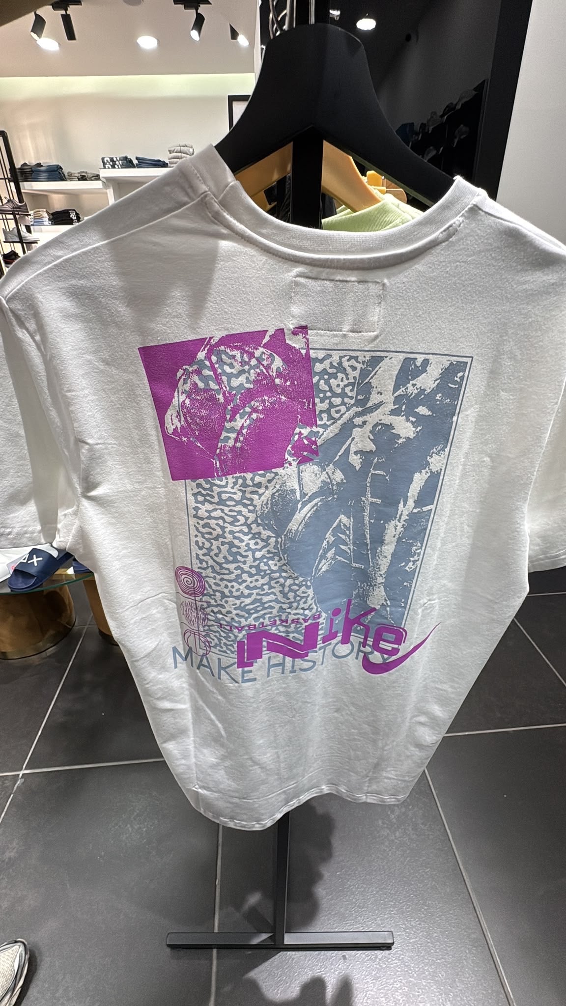 T-SHIRT NIKE