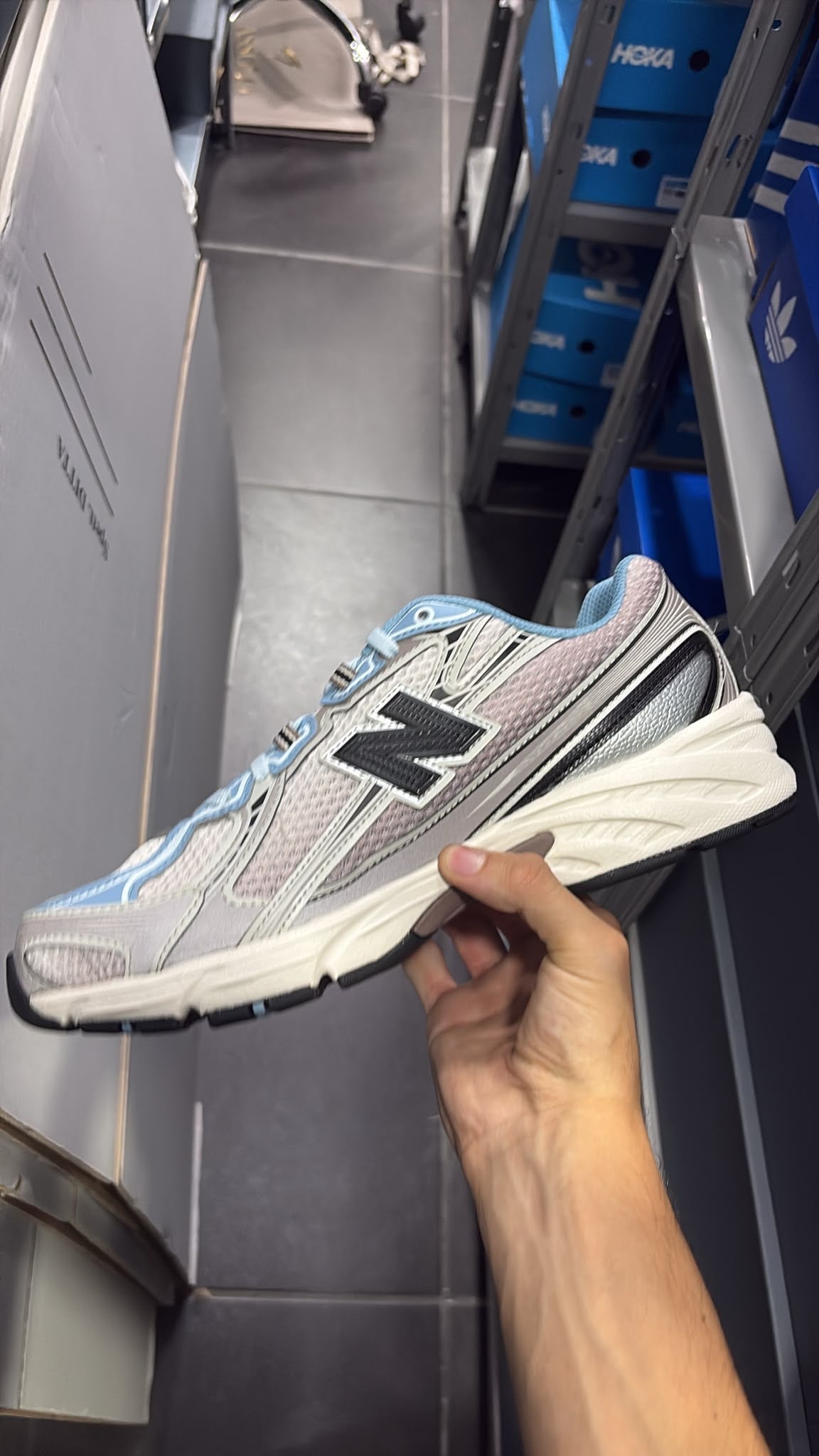 NEW BALANCE U740B02