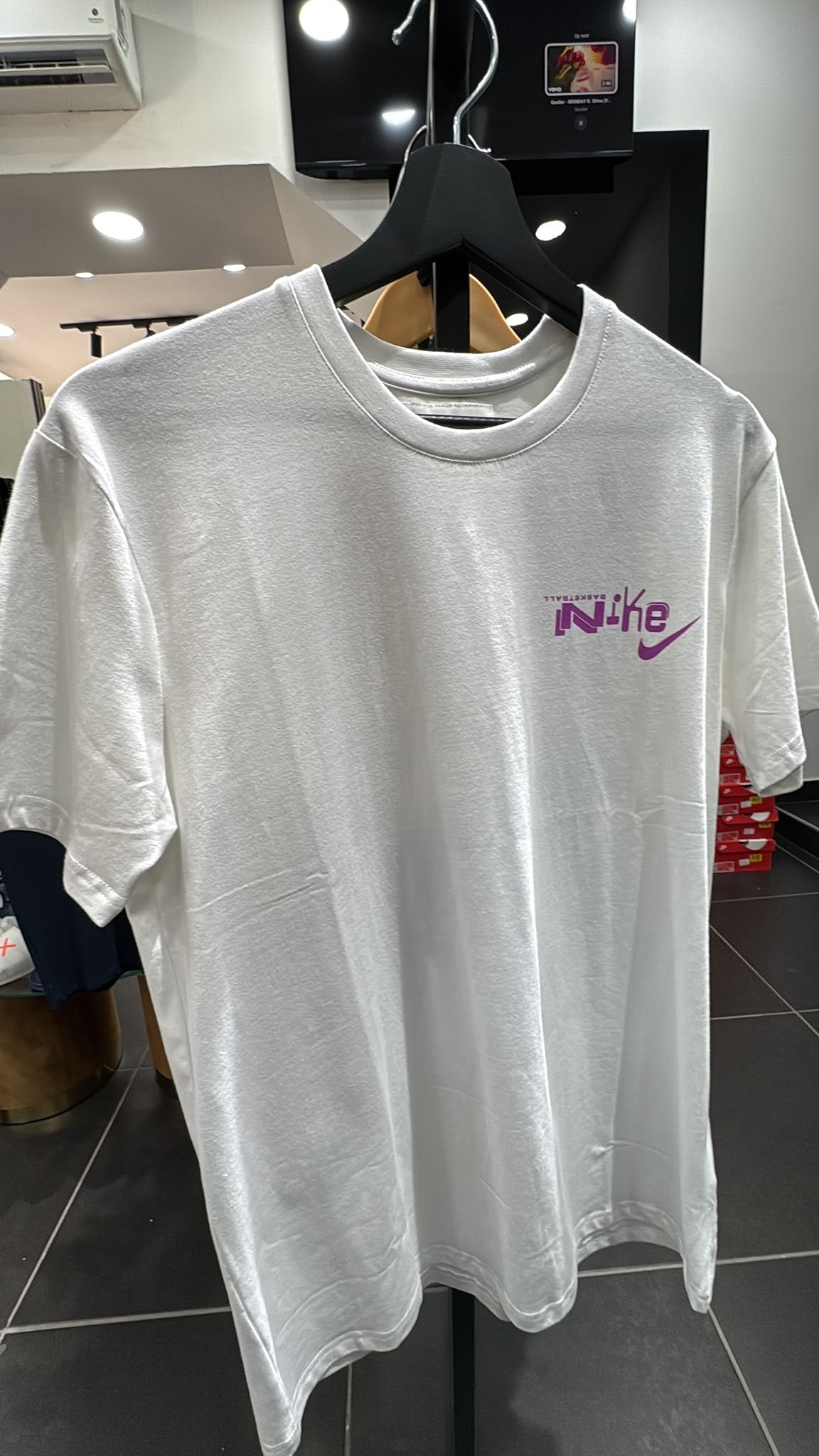 T-SHIRT NIKE
