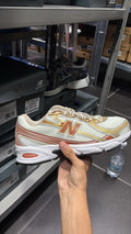 NEW BALANCE U740741