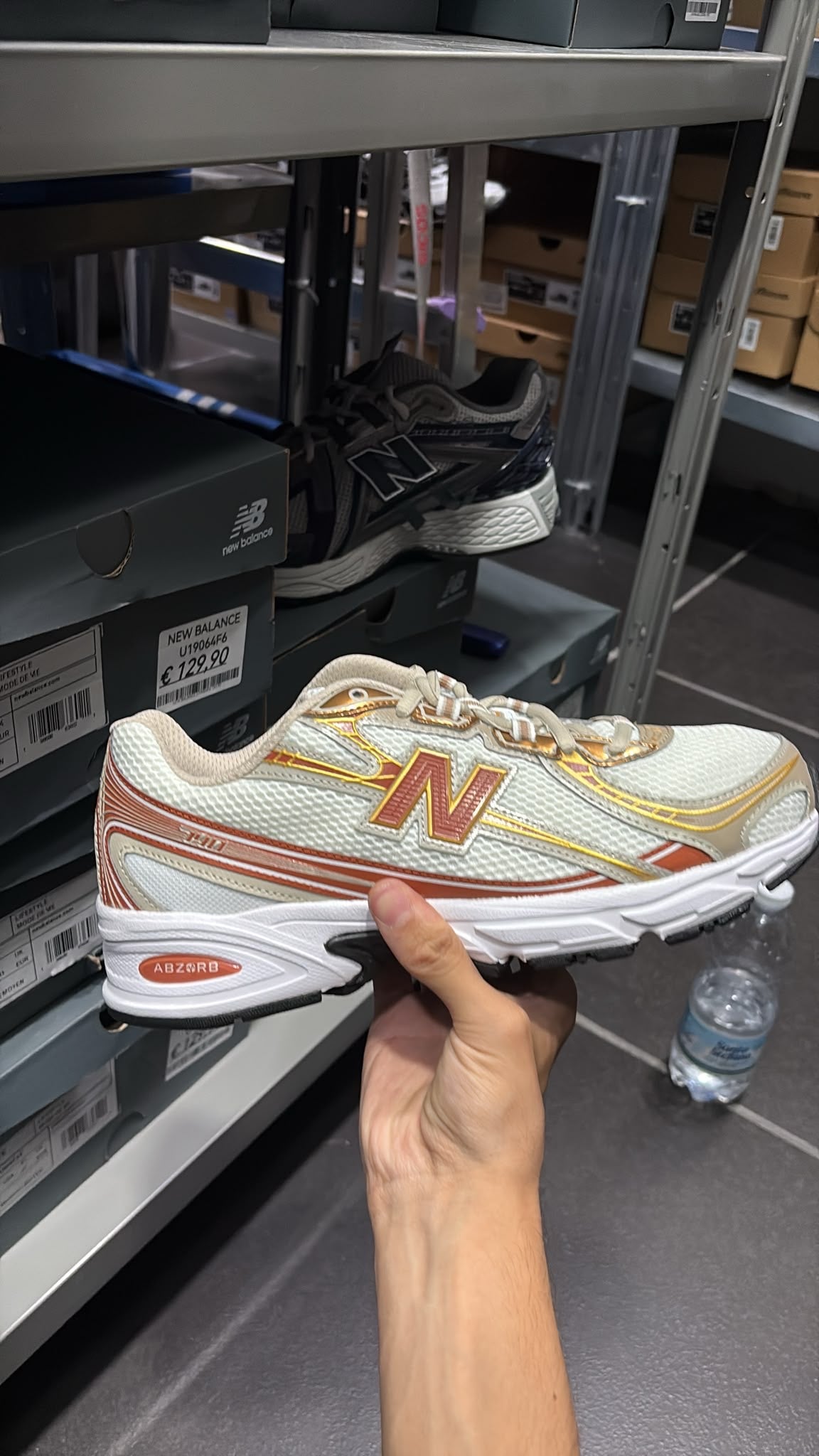 NEW BALANCE U740741