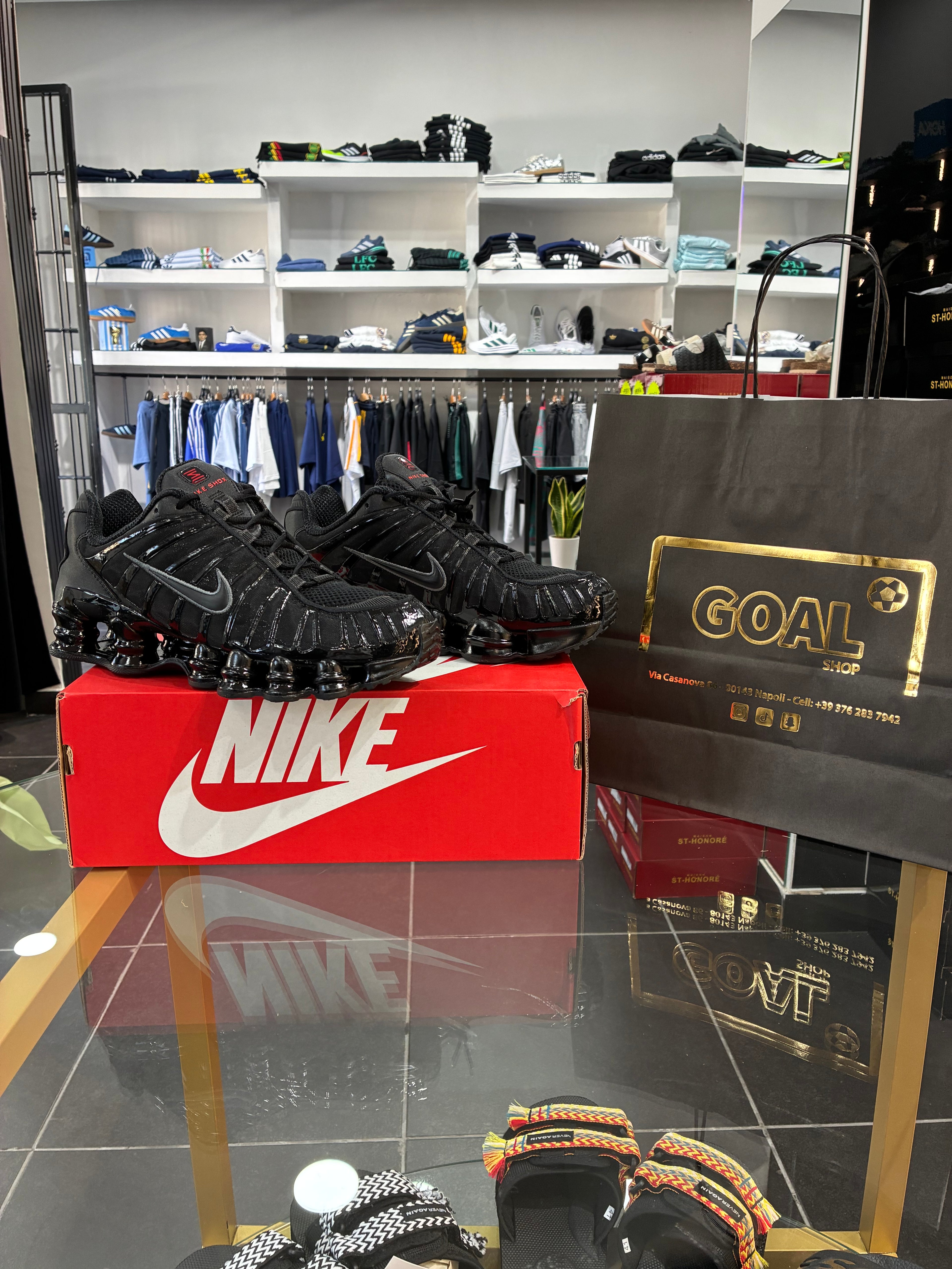 Nike Shox nera