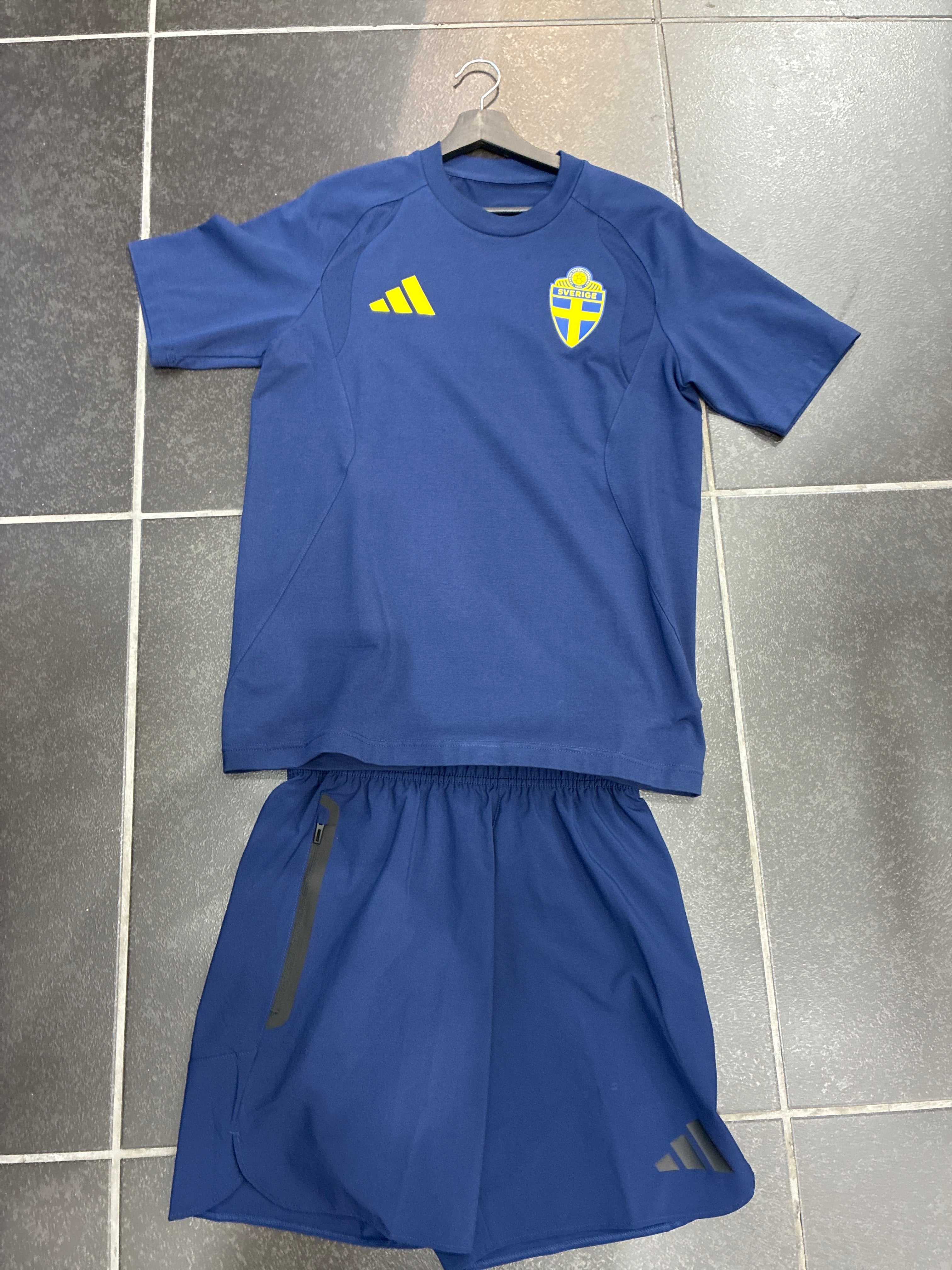 COMPLETO SVEZIA